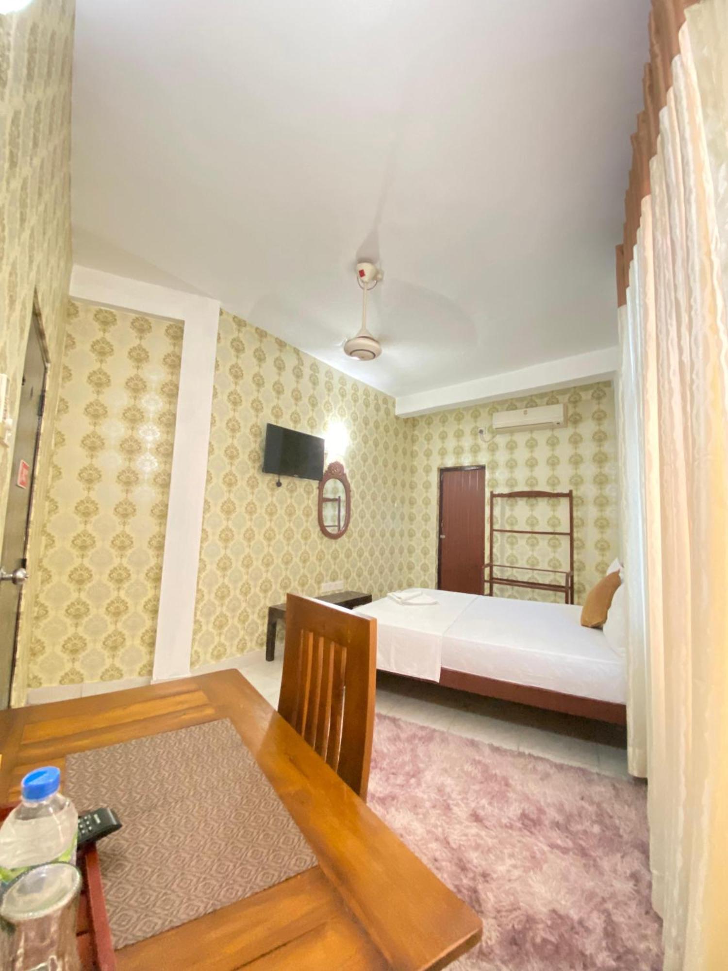 Airport City Hotel Katunayaka Dış mekan fotoğraf