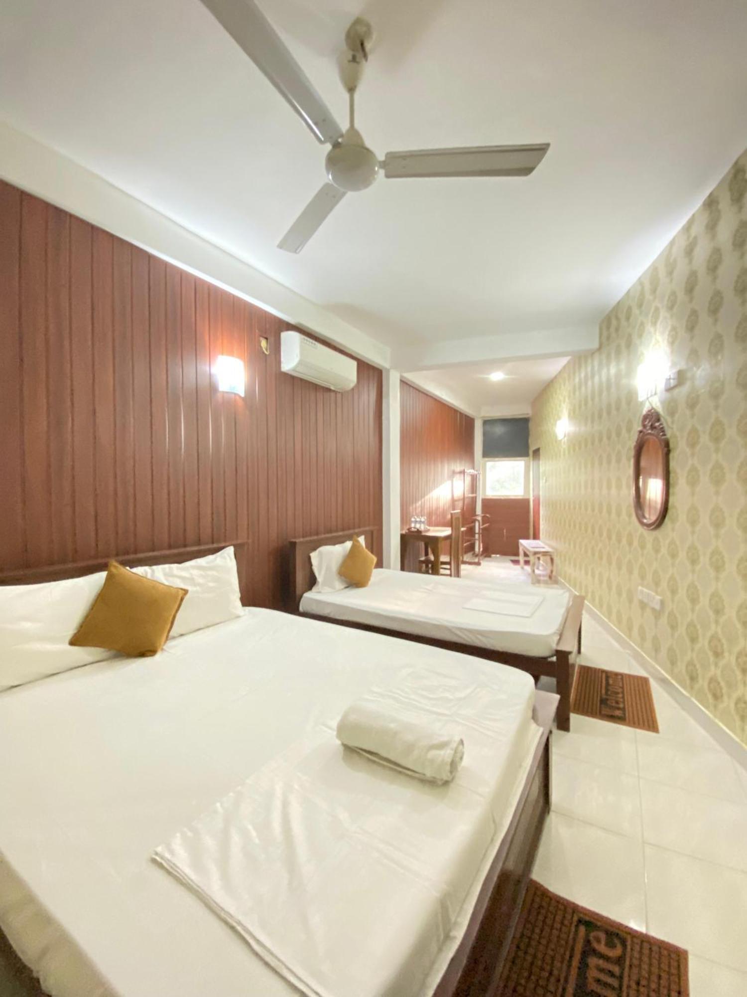 Airport City Hotel Katunayaka Dış mekan fotoğraf