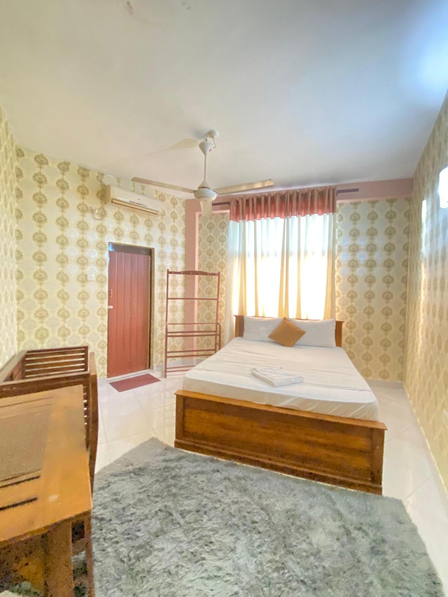 Airport City Hotel Katunayaka Dış mekan fotoğraf